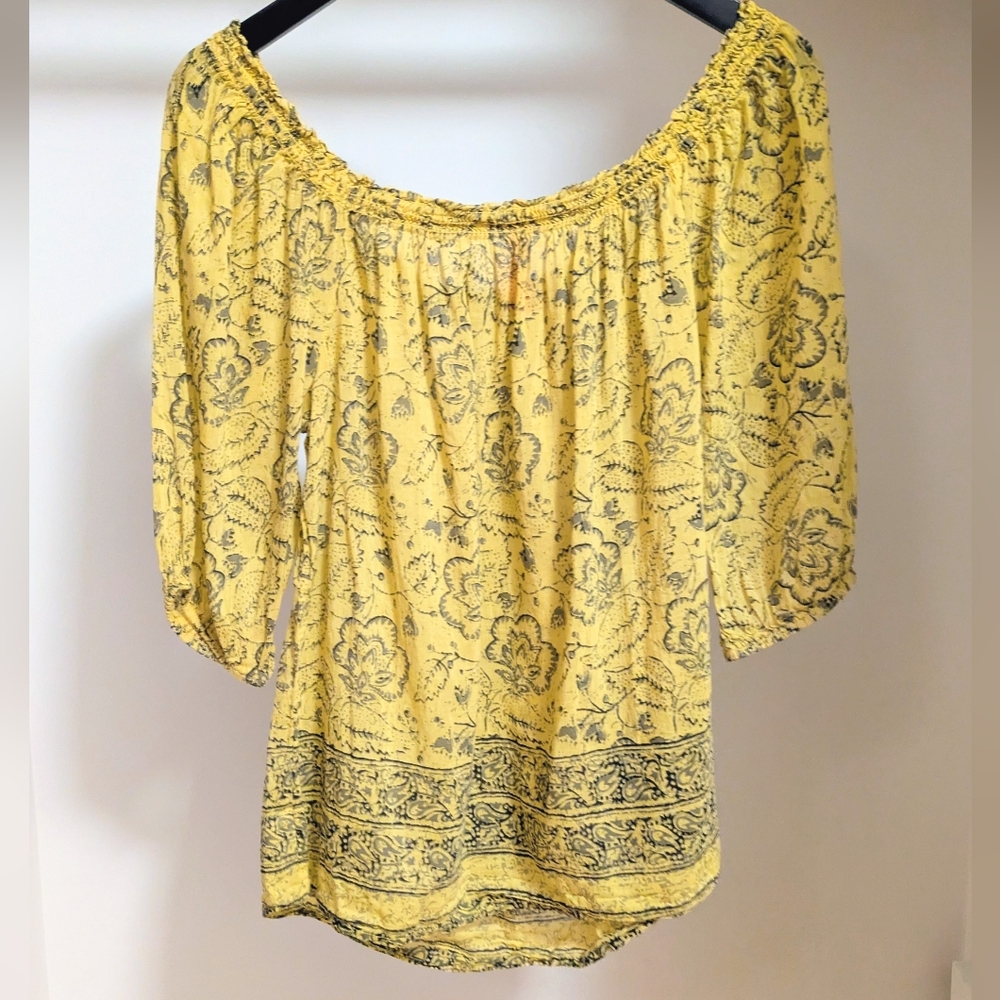 Eight Sixty off-the-shoulder yellow printed top size small